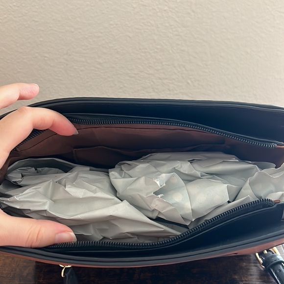 Adrienne Vittadini Wall Street Style Crossbody Purse - Picture 9 of 16